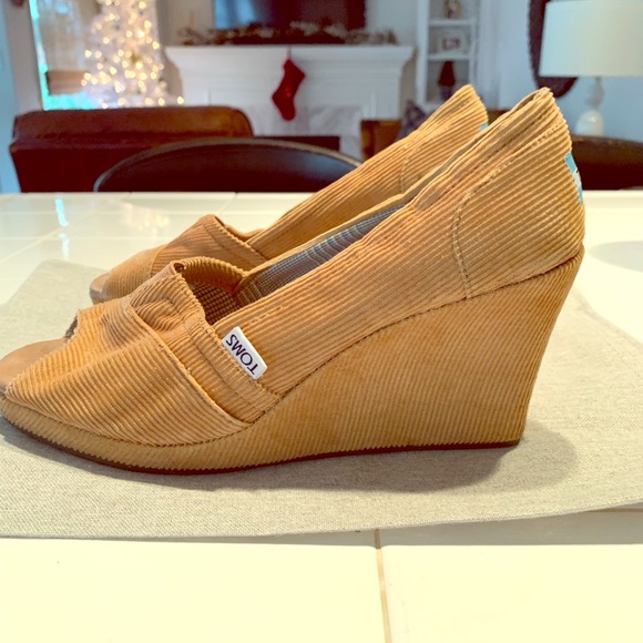 Toms Shoes - Tom’s corduroy wedge heel